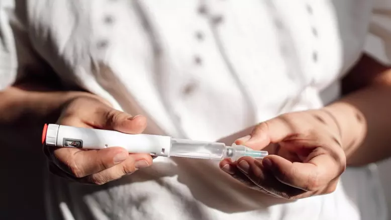 Are Weight Loss Injections Safe For Women Over 40? What&rsquo;s Good and What&rsquo;s Not